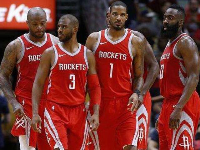 攻传配合在 攻传配合在